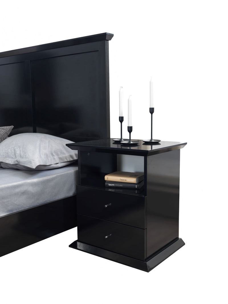 Erika Black 4 pc Queen Bedroom Set